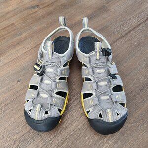 Keen Men's Clearwater CNX Sandals Size 7.5